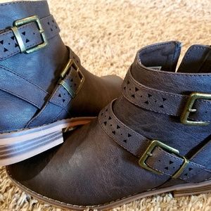 New Rocket Dog Anckle boots